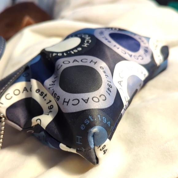 COACH Signature BLUE Alexandria Wristlet - Picture 8 of 11